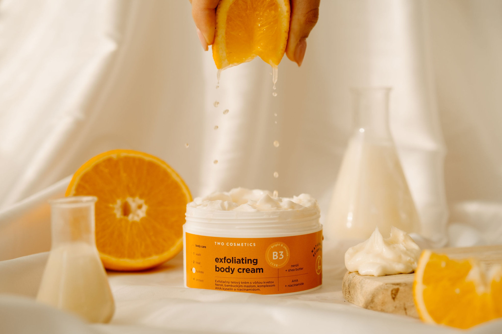 two - Telový krém EXFOLIATING BODY CREAM s AHA kyselinami a niacínamidom - 200ml