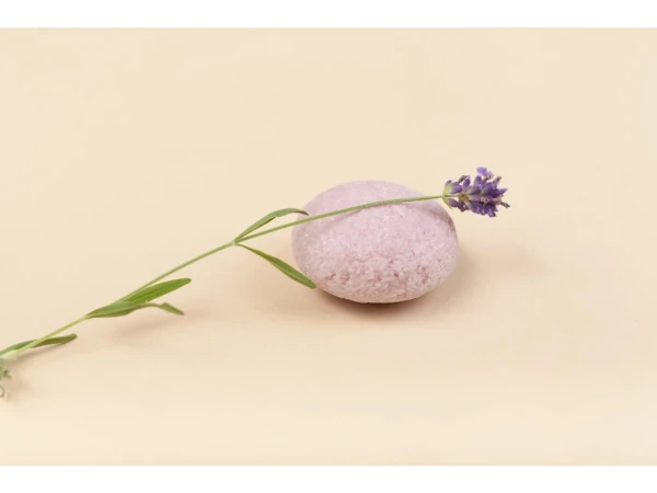 Mili Natural - TUHÝ ŠAMPÓN LEVANDUĽA S MIKROSTRIEBROM - 45g